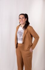 Camiseta com Botões de Coco