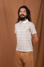 Camiseta com Botões de Coco