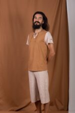 Camiseta com Botões de Coco