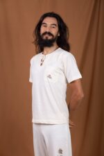 Camiseta com Botões de Coco
