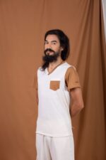 Camiseta com Botões de Coco