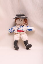 Boneco Gaúcho de algodão agroecológico, de frente